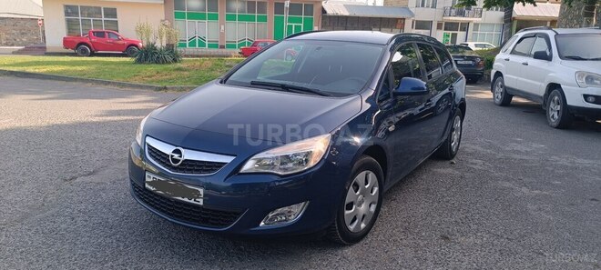Opel Astra 2012, 220,000 km - 1.4 l - Şəki