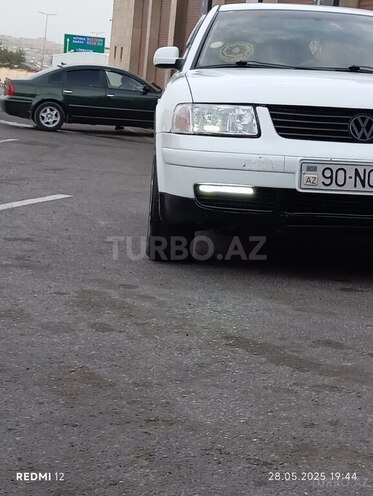 Volkswagen Passat 1999, 285,000 km - 1.6 l - Bakı
