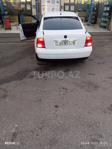 Volkswagen Passat 1999, 285,000 km - 1.6 l - Bakı