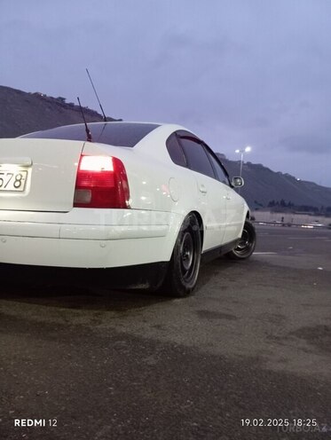Volkswagen Passat 1999, 285,000 km - 1.6 l - Bakı
