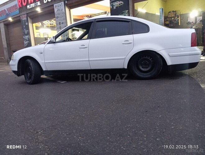 Volkswagen Passat 1999, 285,000 km - 1.6 l - Bakı