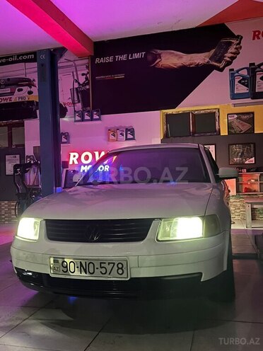Volkswagen Passat 1999, 285,000 km - 1.6 l - Bakı