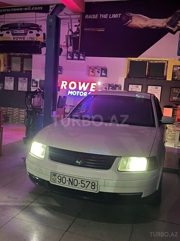 Volkswagen Passat 1999, 285,000 km - 1.6 l - Bakı