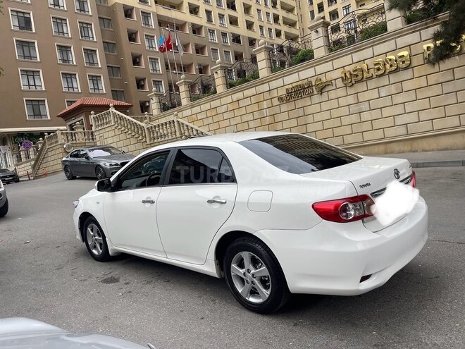 Toyota Corolla 2013, 196,250 km - 1.8 l - Bakı