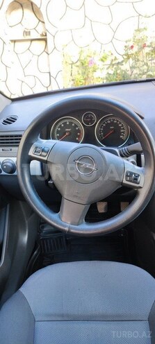 Opel Astra 2006, 293,000 km - 1.6 l - Qusar