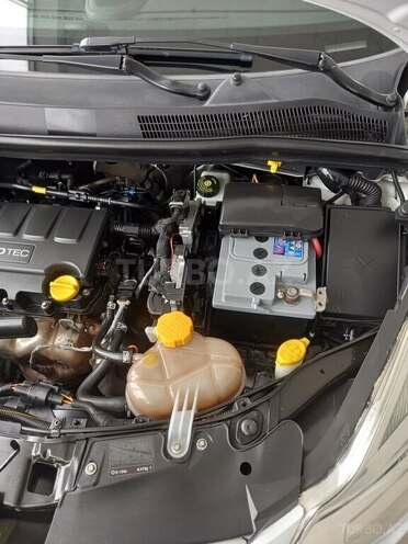 Opel Corsa 2013, 158,000 km - 1.4 l - Gəncə
