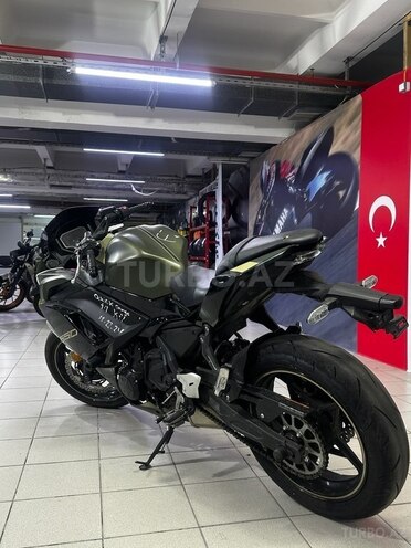 Kawasaki Ninja 650-3