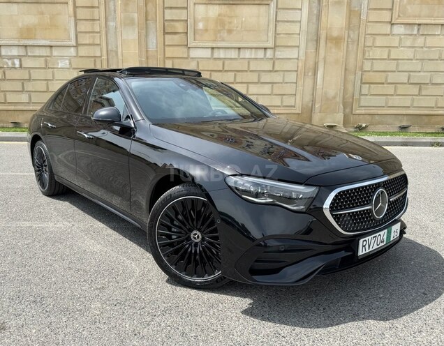 Mercedes E 300 e-1