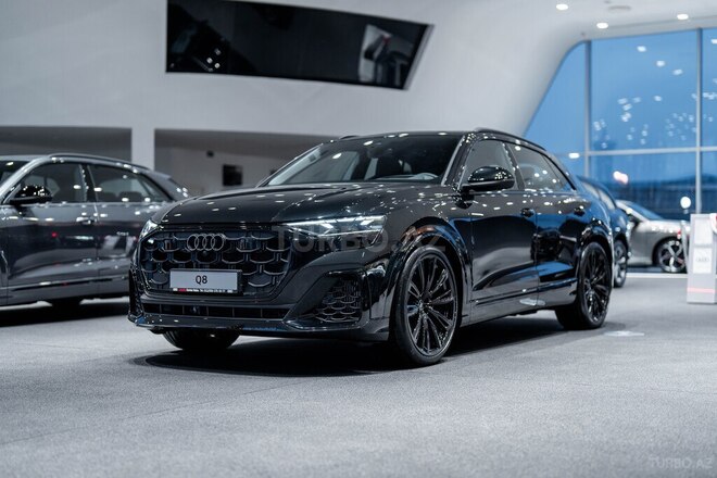 Audi Q8-1