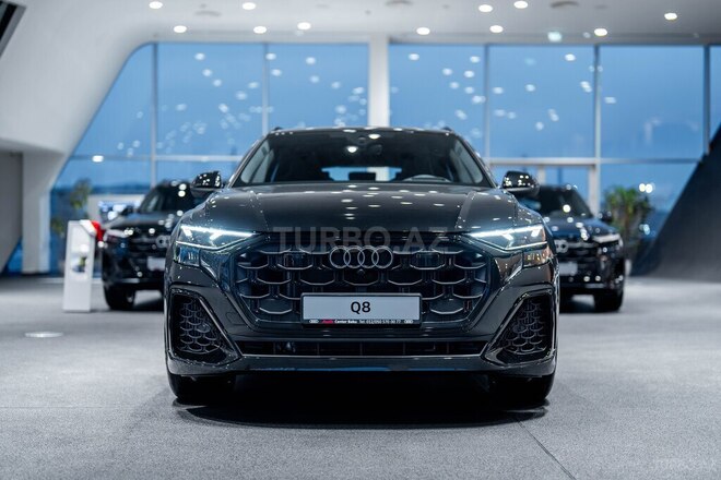 Audi Q8-2