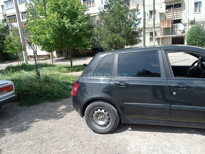 Fiat  2005, 328,000 km - 1.4 l - Gəncə
