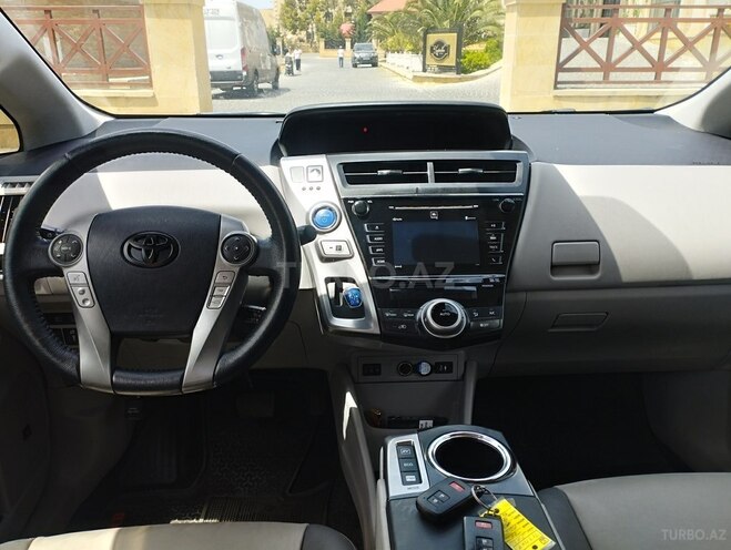 Toyota Prius V 2017, 115,873 km - 1.8 l - Bakı