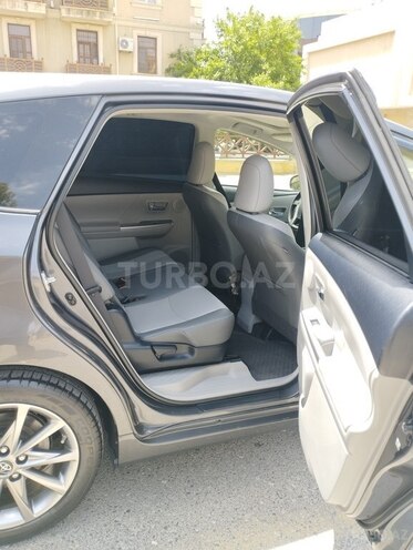 Toyota Prius V 2017, 115,873 km - 1.8 l - Bakı