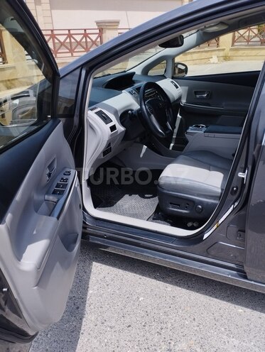 Toyota Prius V 2017, 115,873 km - 1.8 l - Bakı