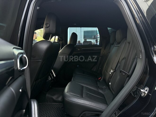 Porsche Cayenne-9