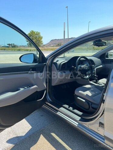 Hyundai Elantra 2018, 111,045 km - 2.0 l - Sumqayıt