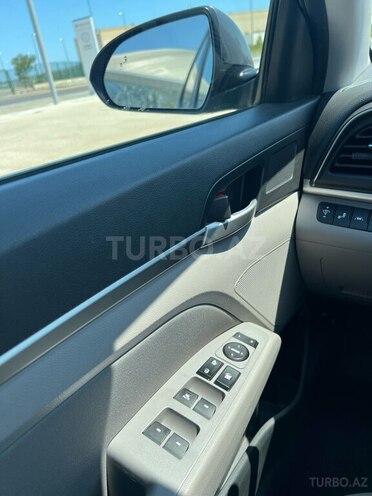 Hyundai Elantra 2018, 111,045 km - 2.0 l - Sumqayıt