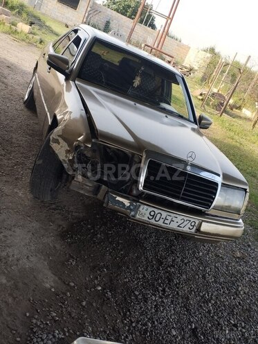 Mercedes E 200 d 1990, 100,000 km - 2.0 l - Sabirabad