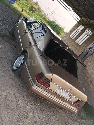 Mercedes E 200 d 1990, 100,000 km - 2.0 l - Sabirabad