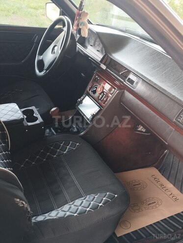 Mercedes E 200 d 1990, 100,000 km - 2.0 l - Sabirabad
