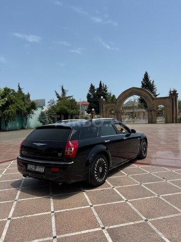 Chrysler 300C-9