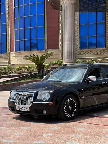 Chrysler 300C-12