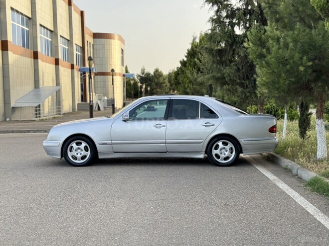 Mercedes E 200 2001, 396,000 km - 2.0 л - Saatlı