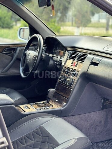 Mercedes E 200 2001, 396,000 km - 2.0 л - Saatlı