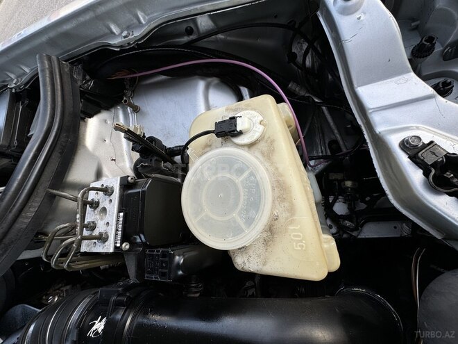 Mercedes E 200 2001, 396,000 km - 2.0 л - Saatlı