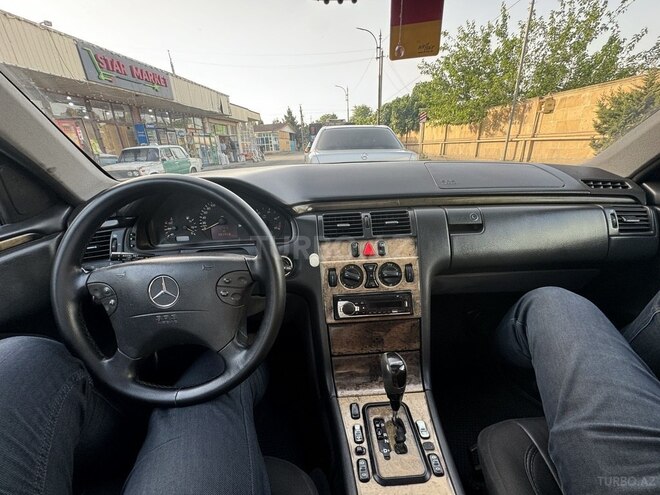 Mercedes E 200 2001, 396,000 km - 2.0 л - Saatlı