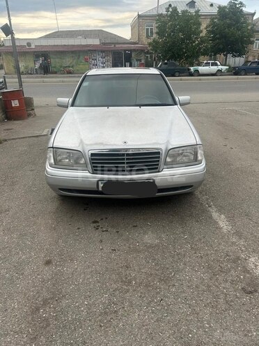 Mercedes C 180 1996, 350,000 km - 1.8 l - Quba