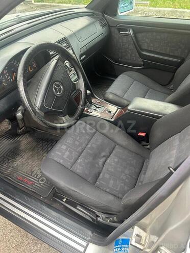 Mercedes C 180 1996, 350,000 km - 1.8 l - Quba