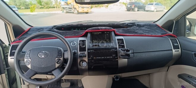 Toyota Prius-5