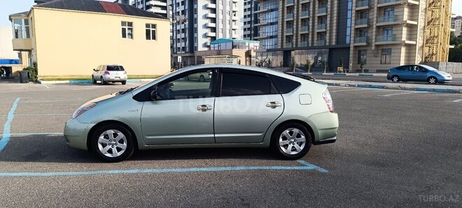 Toyota Prius-4