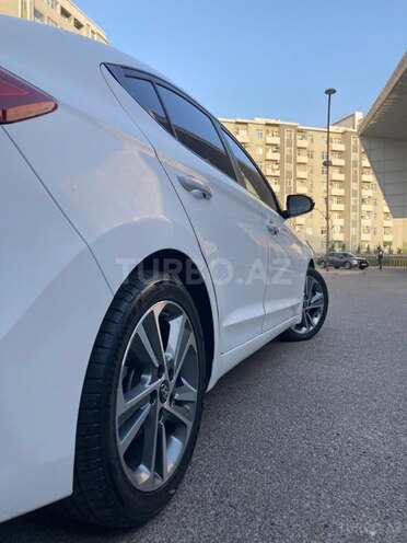 Hyundai Avante 2018, 180,000 km - 1.6 л - Bakı