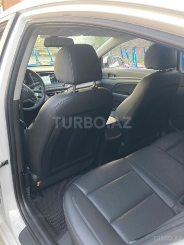 Hyundai Avante 2018, 180,000 km - 1.6 л - Bakı