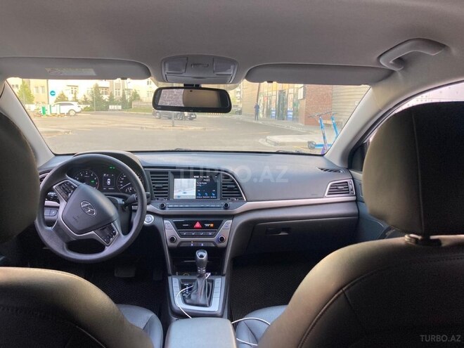 Hyundai Avante 2018, 180,000 km - 1.6 л - Bakı