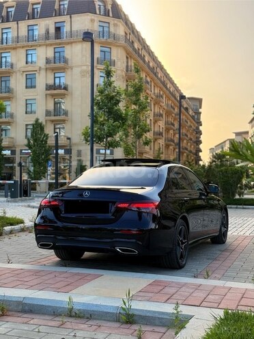 Mercedes E 300 de-4