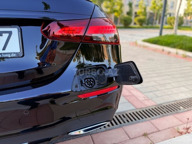 Mercedes E 300 de-8