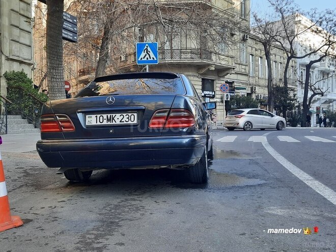 Mercedes E 230 1997, 258,000 km - 2.3 l - Bakı