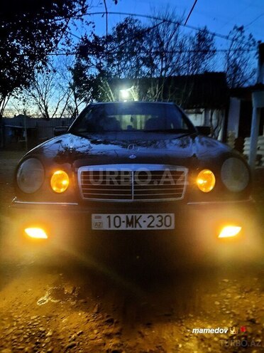 Mercedes E 230 1997, 258,000 km - 2.3 l - Bakı