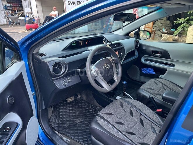 Toyota Prius C 2012, 135,000 km - 1.5 l - Bakı