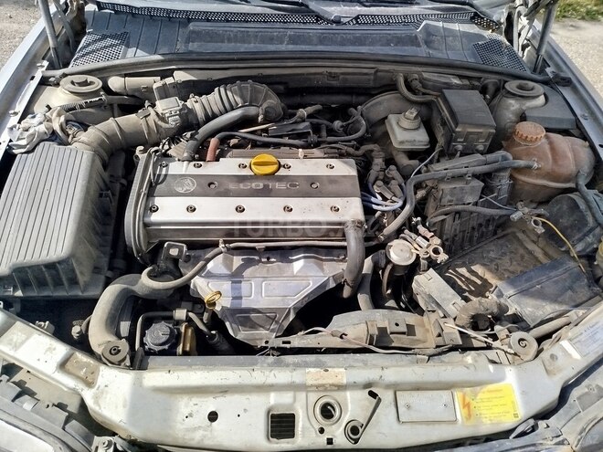 Opel Vectra 1998, 205,000 km - 2.0 л - Quba