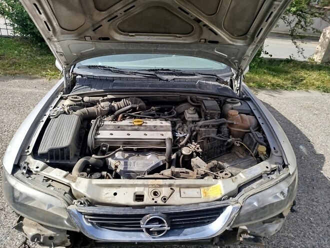 Opel Vectra 1998, 205,000 km - 2.0 л - Quba