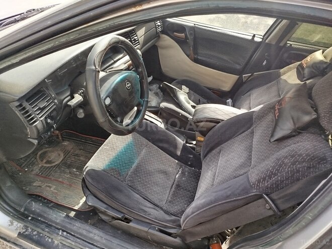 Opel Vectra 1998, 205,000 km - 2.0 л - Quba