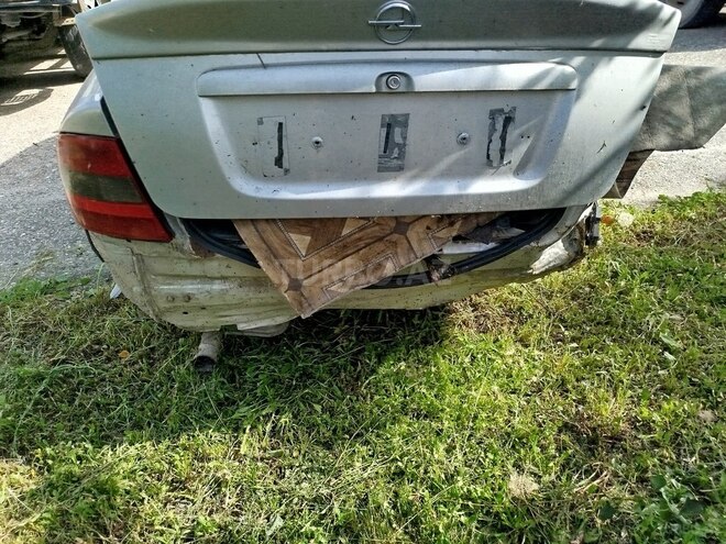 Opel Vectra 1998, 205,000 km - 2.0 л - Quba