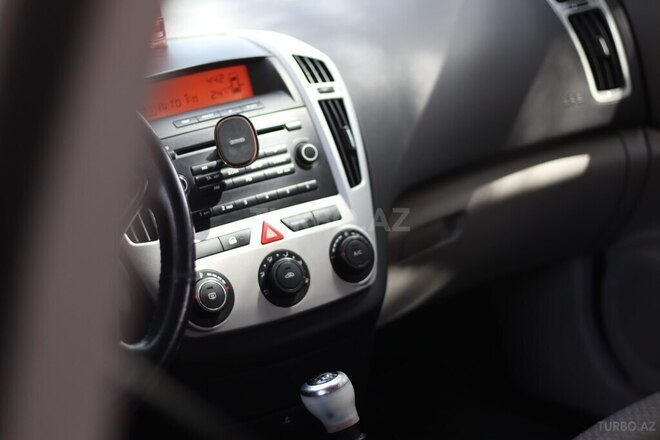Kia Ceed 2007, 260,000 km - 1.4 l - Gəncə