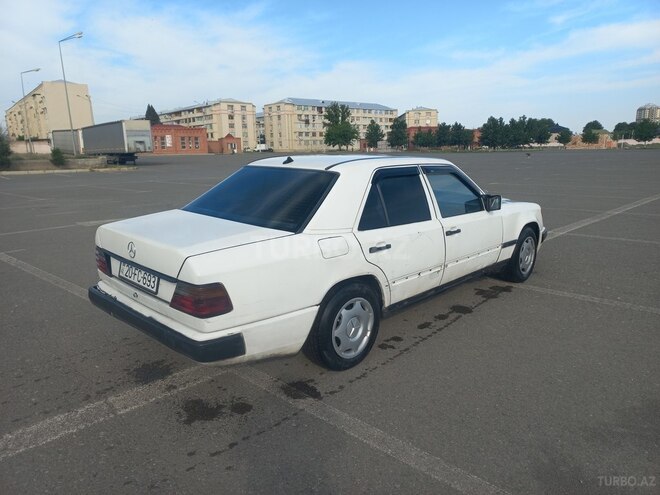 Mercedes E 200 d 1993, 701,000 km - 2.0 л - Gəncə