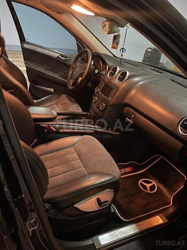 Mercedes ML 320 2006, 286,000 km - 3.0 l - Zaqatala