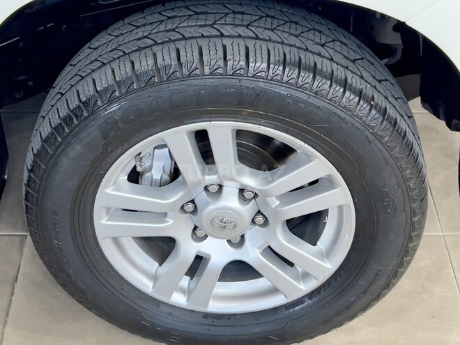 Toyota Land Cruiser Prado-18